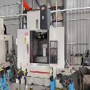 []准新乔峰1370加工中心2台BT50主轴，24把刀库，带龙头.